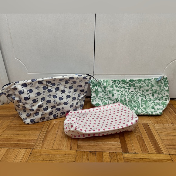 Roller Rabbit Toiletry Cases - Picture 3 of 3